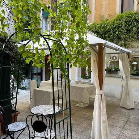 Apostoli Garden Benátky