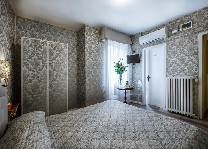 Apostoli Garden Otel Venedik