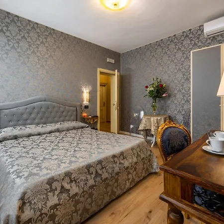 Apostoli Garden Venise