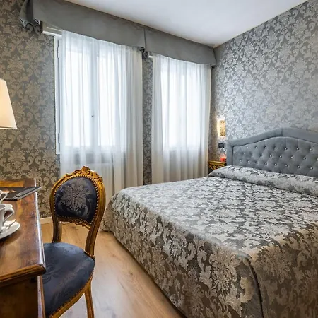 Apostoli Garden Venise