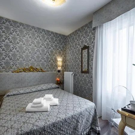 Apostoli Garden Venise